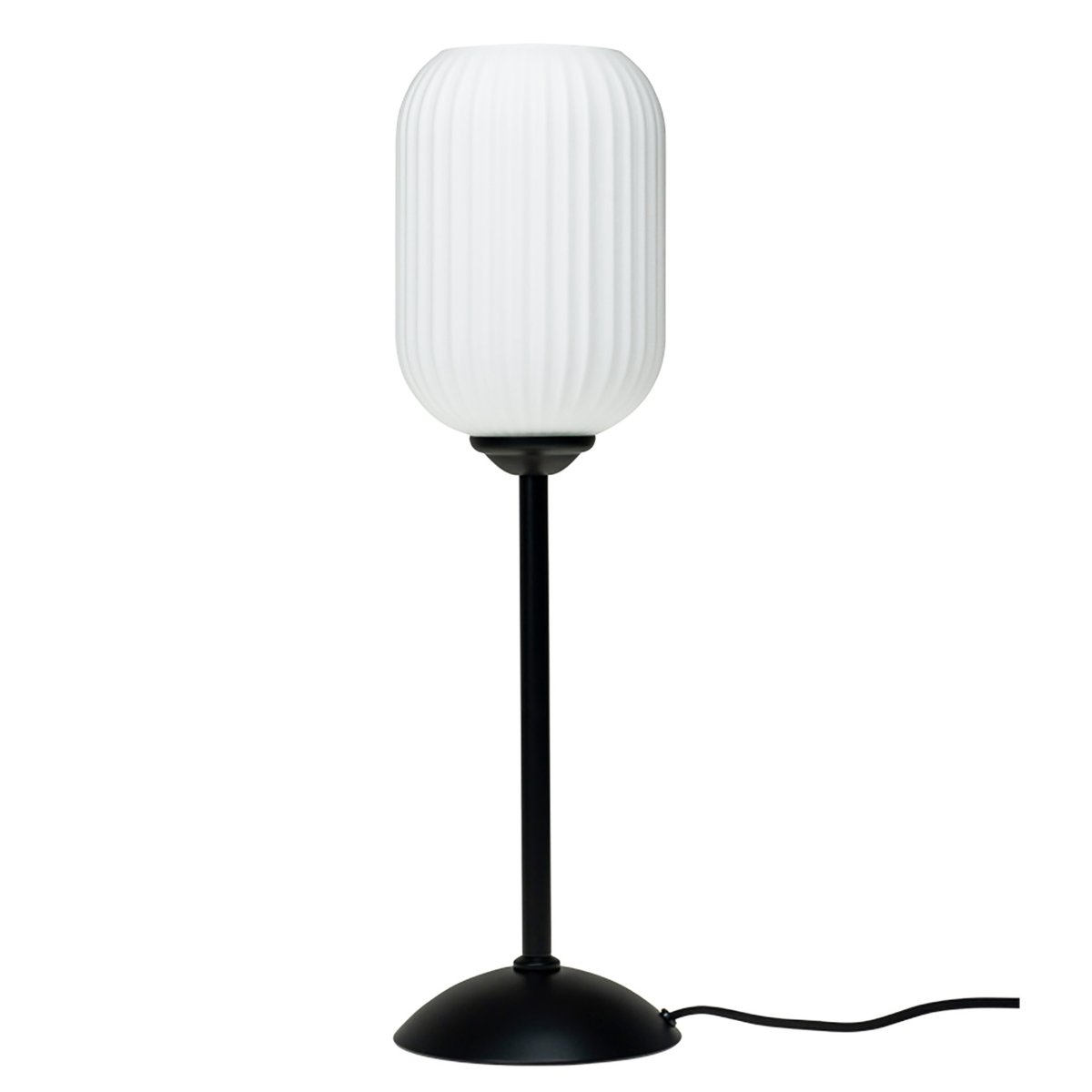 Riflet 52cm Svart bordlampe Fra Dyberg Larsen - Med sin riflete, hvite glasskuppel og stilige sorte bunn, skaper Riflet et mykt og stemningsfullt lys som forgyller hvert rom.
