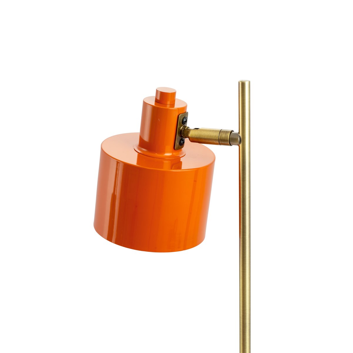 Ocean 43cm Oransje skrivebordslampe Fra Dyberg Larsen - Med den justerbare lampeskjermen kan lyset enkelt tilpasses dine behov, og skaper en hyggelig atmosfære og fargesprakende i hjemmet ditt.