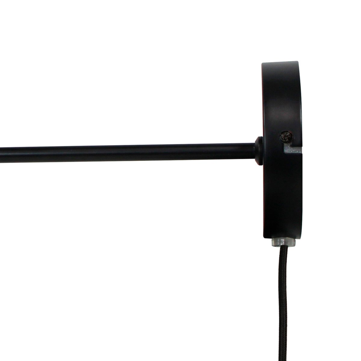Tokyo 32cm Svart vegglampe Fra Dyberg Larsen - Den minimalistiske formen og industrielle følelsen gjør Tokyo til en diskret, men elegant interiørdetalj som smelter inn i både moderne og klassiske miljøer.