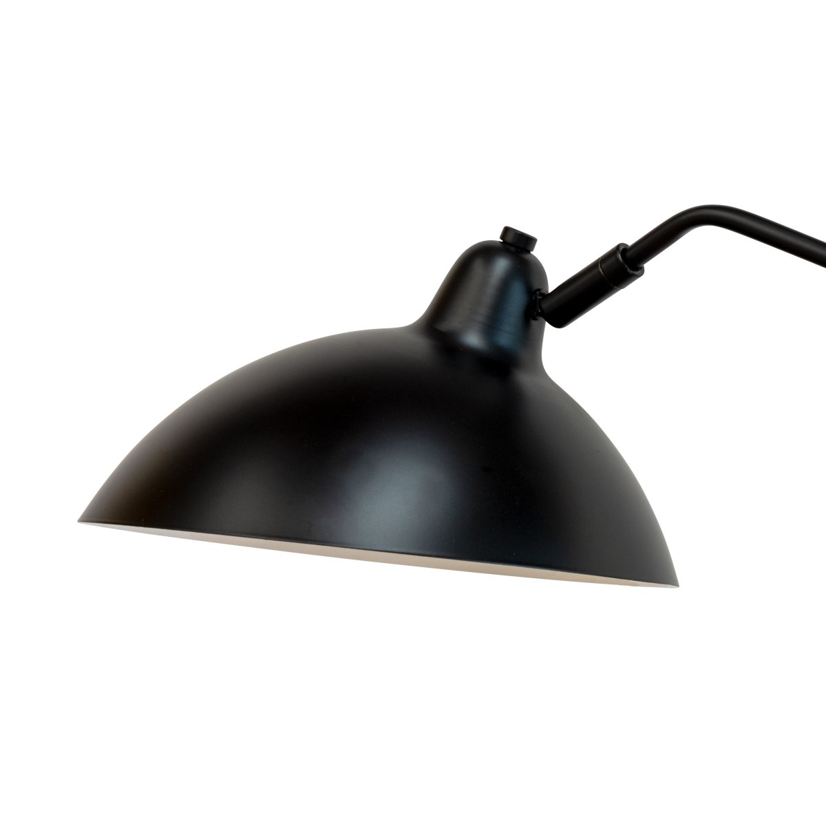 Futura Ø95 Matt svart Taklampe Fra Dyberg Larsen - Passer både til klassisk og moderne interiør, og forsterker stemningen i stuen, spisestuen eller soverommet.