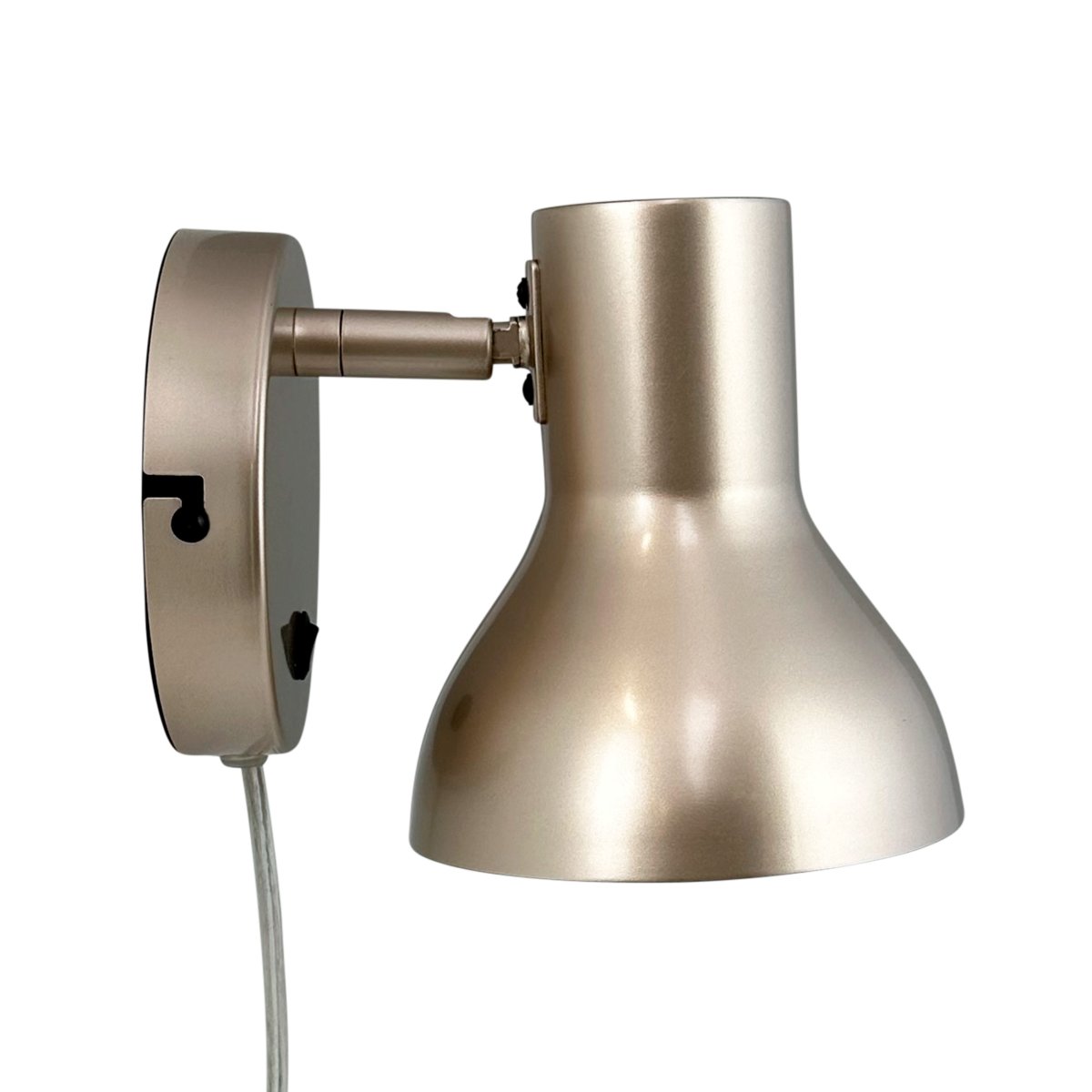 Bob Beige leselampe Fra Dyberg Larsen - Bob &auml;r det perfekta valet f&ouml;r det moderna hemmet och kombinerar stilren design med funktionalitet.