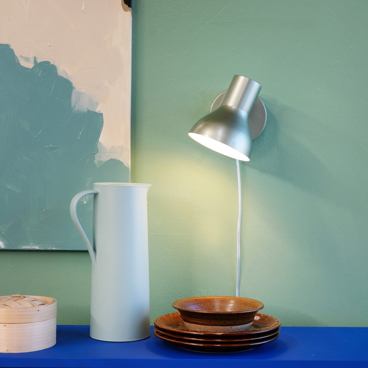 Bob Grønn leselampe Fra Dyberg Larsen - Bob &auml;r det perfekta valet f&ouml;r det moderna hemmet och kombinerar stilren design med funktionalitet.