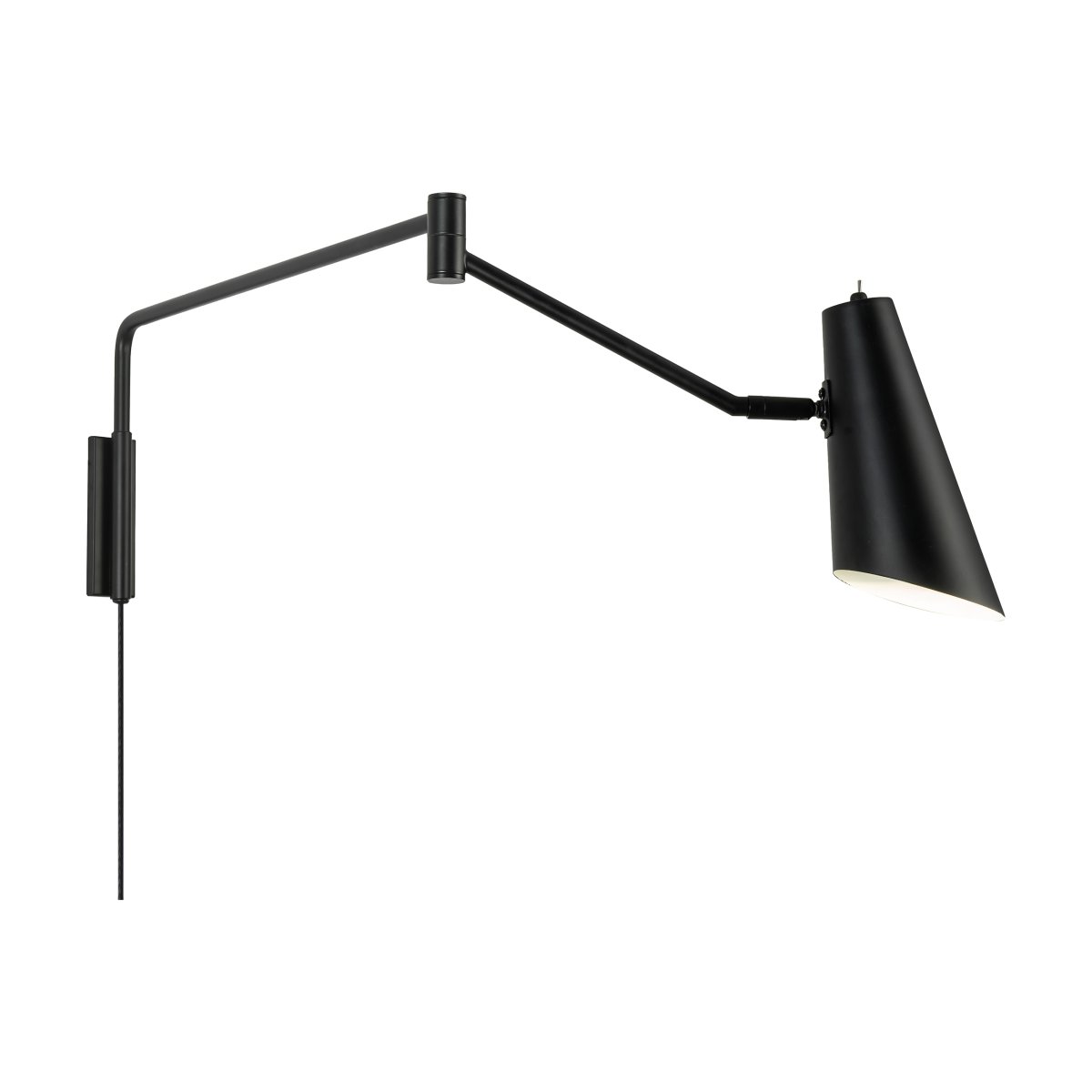 Noa 83cm Svart vegglampe Fra Dyberg Larsen - Noa er en serie med et elegant og minimalistisk uttrykk.