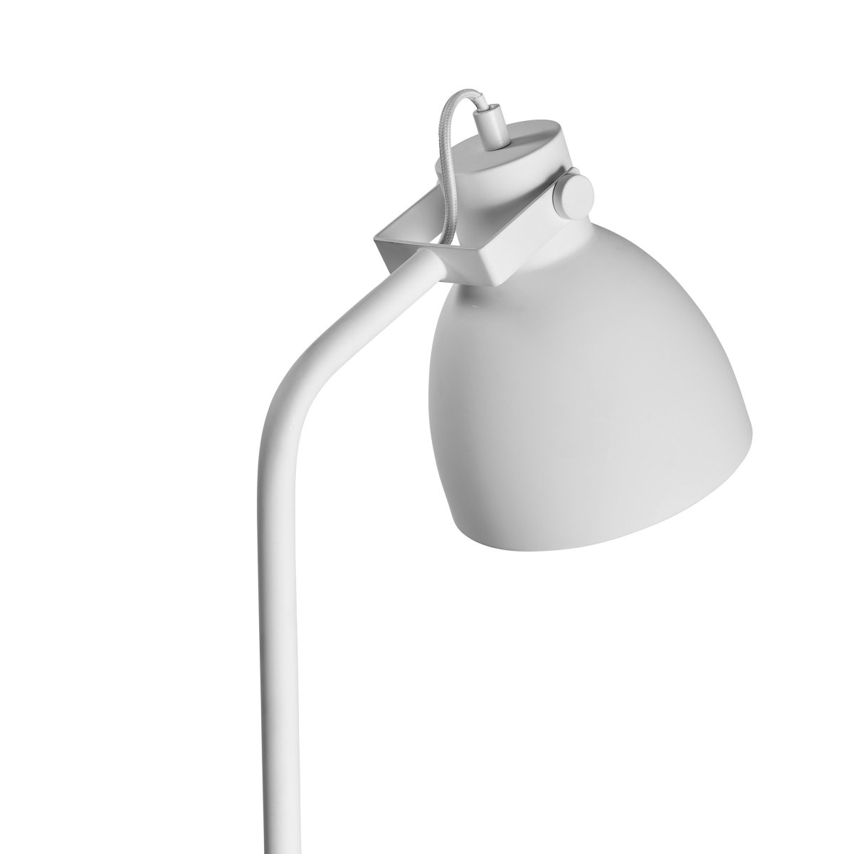 Coast Hvit gulvlampe Fra Dyberg Larsen - Leveres med 1,8m hvit tekstilledning med strømbryter.