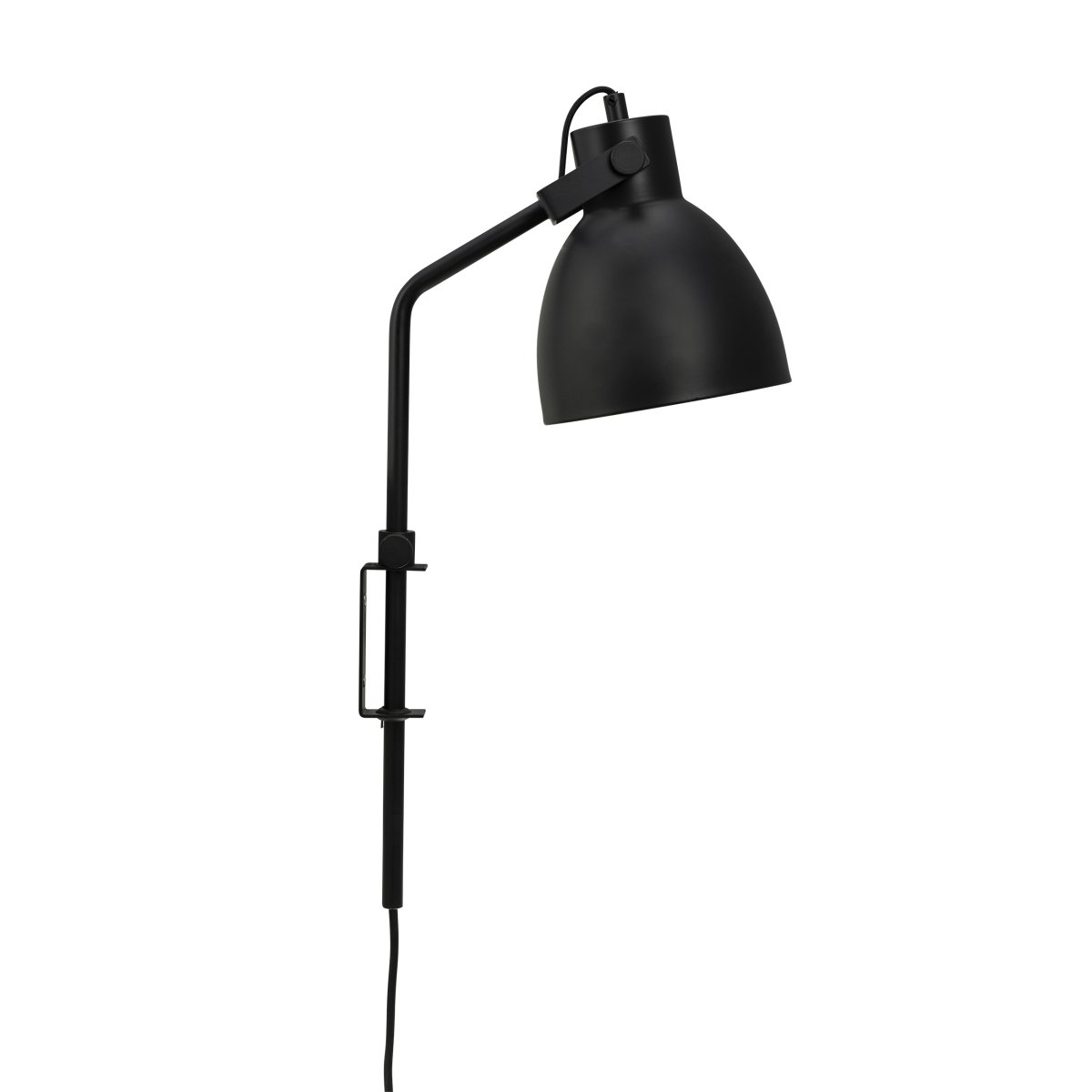 Coast 48cm Svart vegglampe Fra Dyberg Larsen - Coast er enkel å montere med en enkel brakett og passer både i moderne leiligheter og klassiske hus.