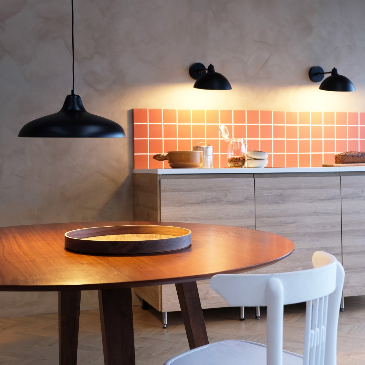 Futura Ø40 Svart Taklampe Fra Dyberg Larsen - Futura taklampe fra Dyberg Larsen har en vakker form og klassisk design.