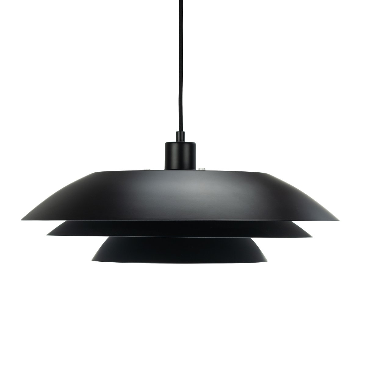 DL45 Ø45 Svart Taklampe Fra Dyberg Larsen - DL45 pendel i matt sort metall passer perfekt i st&oslash;rre og mer &aring;pne rom hvor lampen blir en sentral del av interi&oslash;ret.