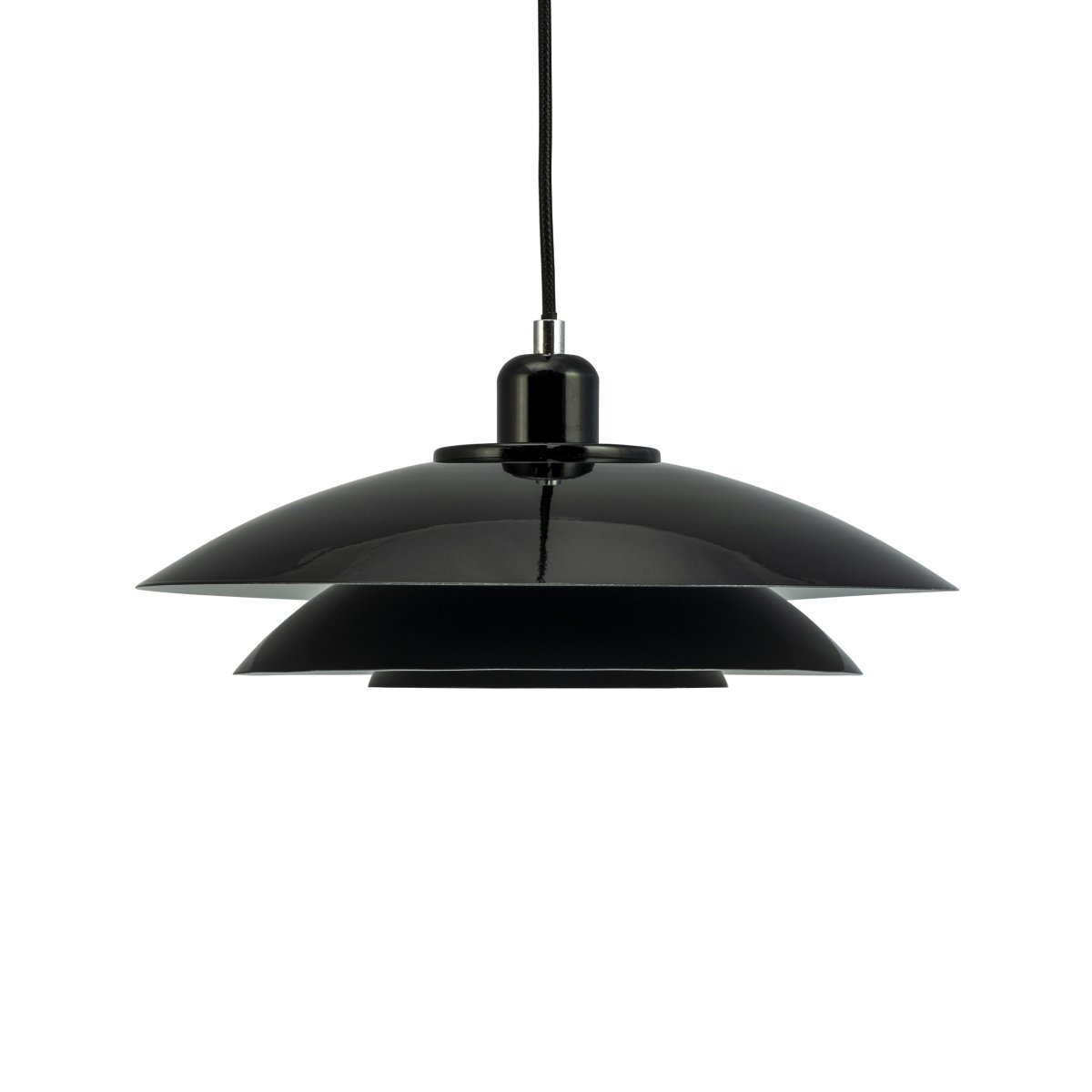 Kaje Ø40 Svart Taklampe Fra Dyberg Larsen - Den passer inn i ethvert hjem og gir et behagelig og funksjonelt lys.