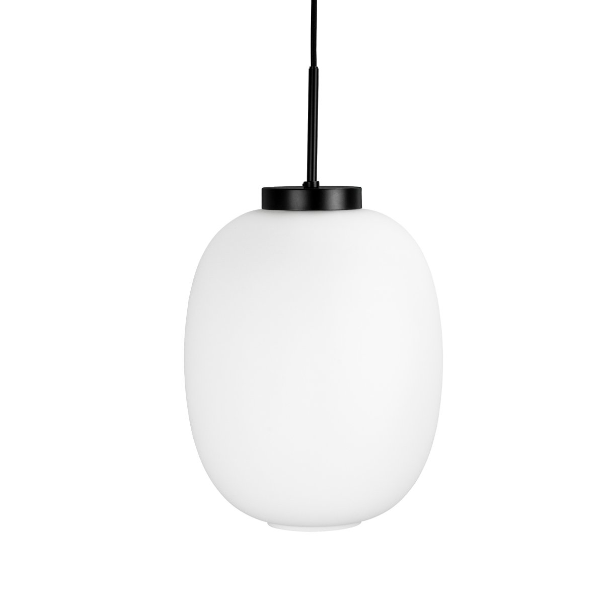 DL39 Ø25 Svart Taklampe Fra Dyberg Larsen - DL39 pendel er en harmonisk og enkel lampe med inspirasjon fra klassiske linjer og minimalistisk dekor.