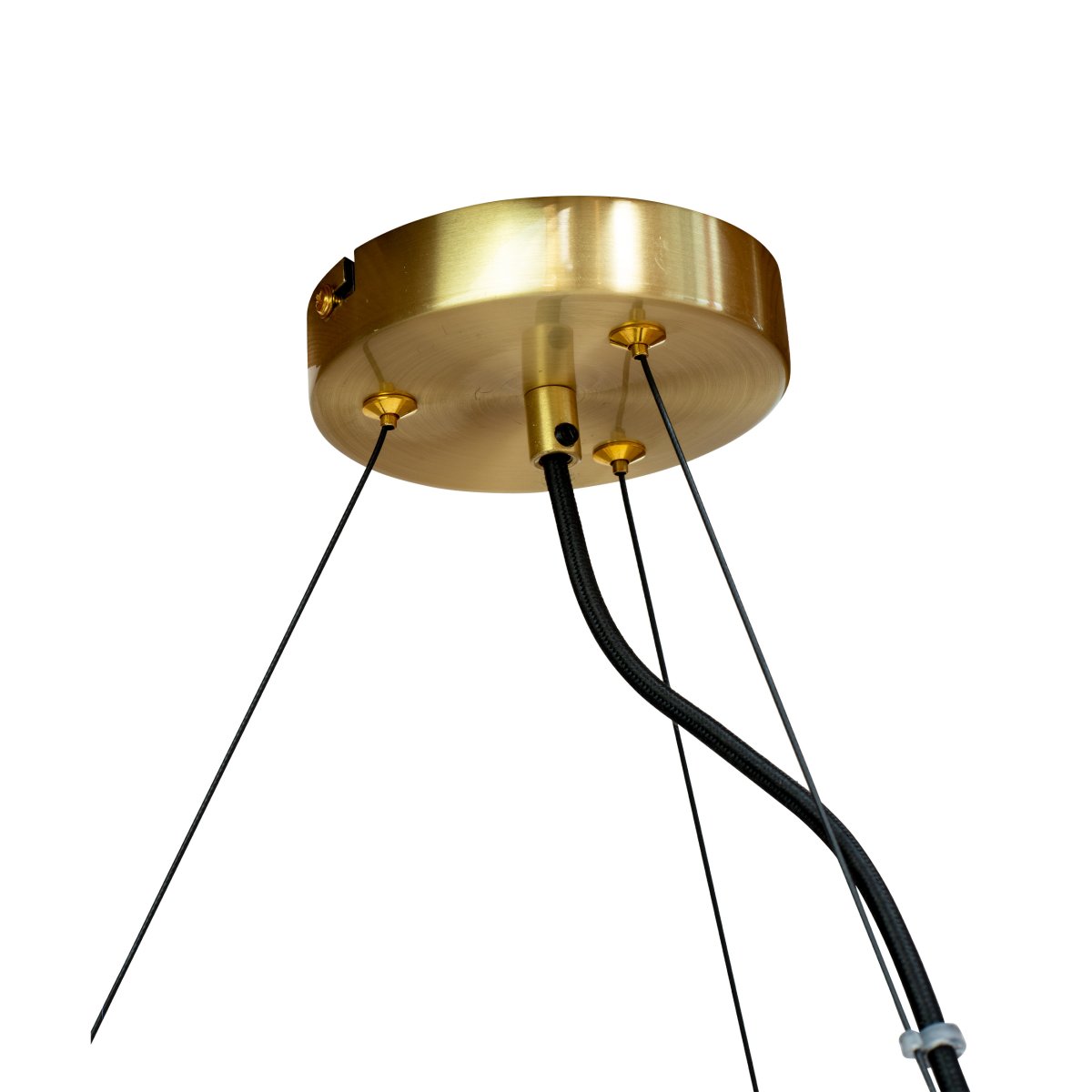 Como Ø65 Messing Taklampe Fra Dyberg Larsen - Como er en eksklusiv taklampe i messing som kombinerer retroinspirert design med moderne elementer.