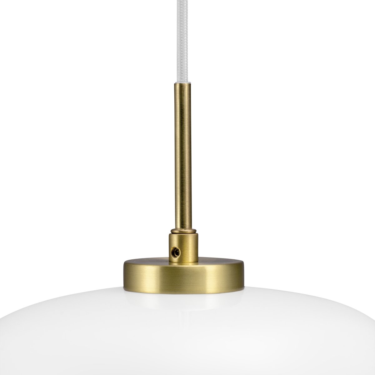 Arp Ø25 Opal Taklampe Fra Dyberg Larsen - ARP taklampe i opalhvitt glass er en klassisk modell som passer i alle miljøer, både moderne og klassiske.