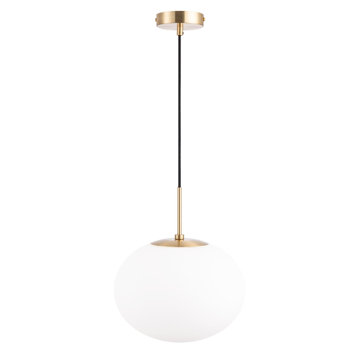 Princess Ø28 Messing Taklampe Fra Dyberg Larsen - Princess taklampen har en oval kopp i opalt glass og oppheng i matt messing, som gir et elegant og moderne inntrykk.