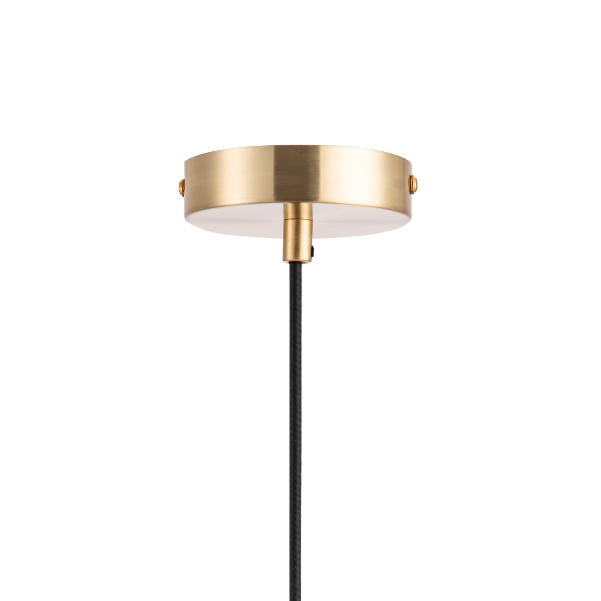 Princess Ø28 Messing Taklampe Fra Dyberg Larsen - Princess taklampen har en oval kopp i opalt glass og oppheng i matt messing, som gir et elegant og moderne inntrykk.