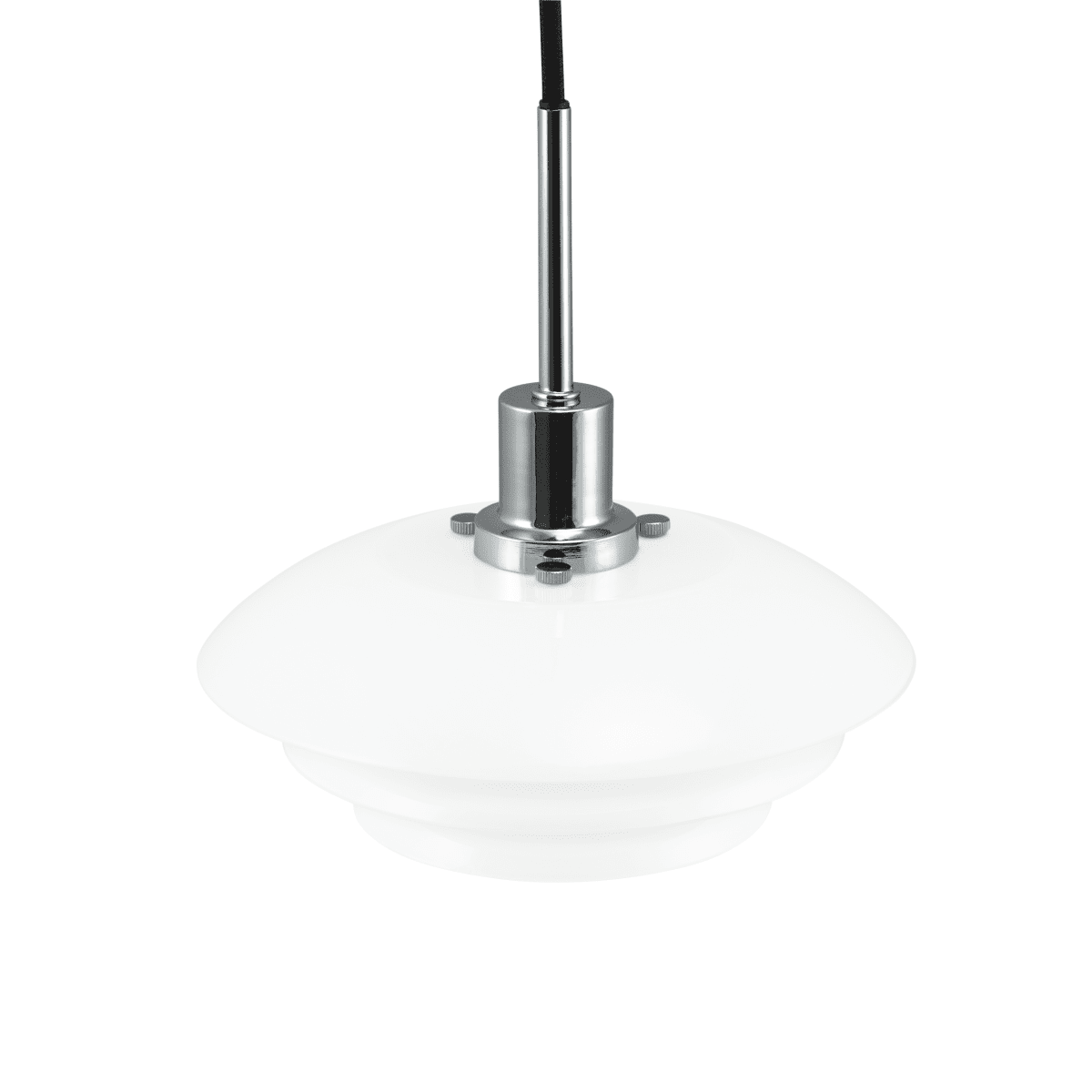 DL20 Ø20 Krom Taklampe Fra Dyberg Larsen - DL20 opal pendel med metallfot i krom er en elegant lampe som passer perfekt over spise- eller salongbordet.