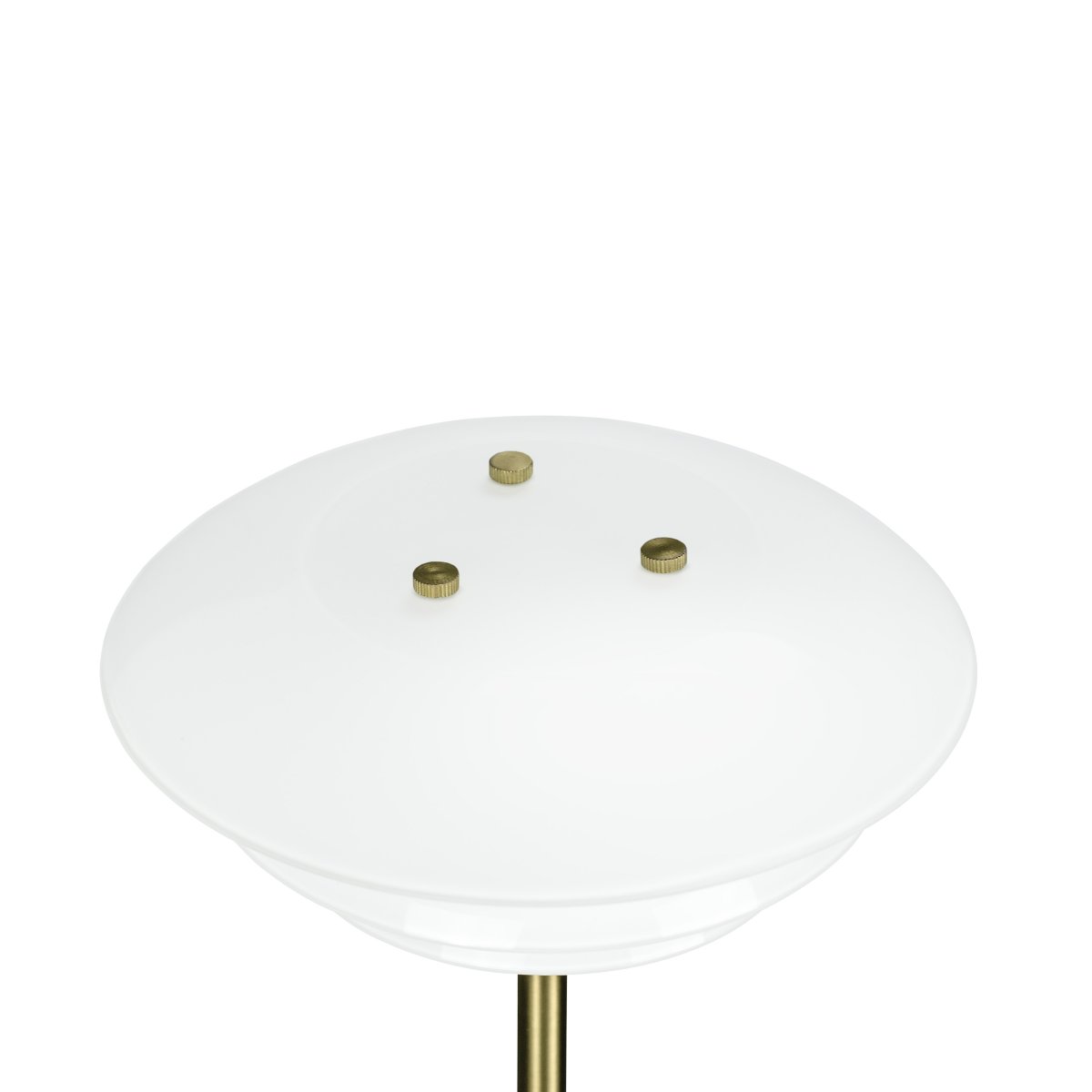 DL20 30cm Messing bordlampe Fra Dyberg Larsen - DL20 bordlampe i opalglass og messing har et eksklusivt og luksuri&oslash;st design som ikke bare er vakkert, men ogs&aring; gir rommet behagelig belysning og skaper den perfekte atmosf&aelig;ren for alle anledninger.