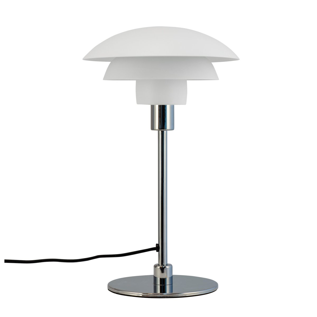 Morph 35cm Hvit bordlampe Fra Dyberg Larsen - Lampen leveres med en 1,6 meter lang stoffledning og har en str&oslash;mbryter p&aring; ledningen.