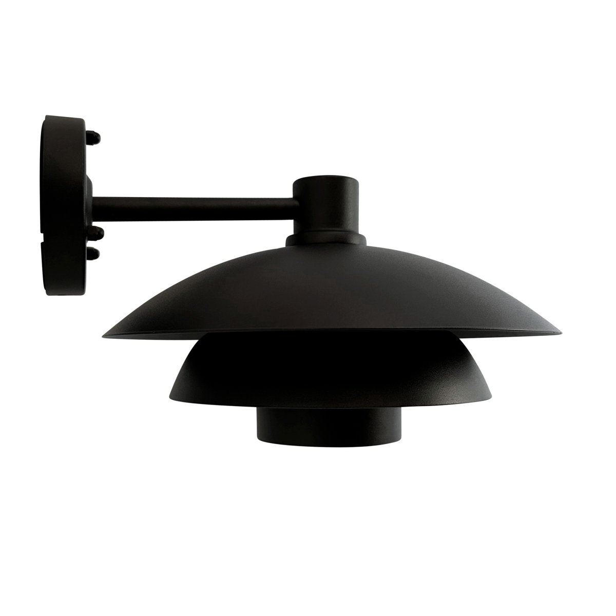 Morph Svart utendørslampe Fra Dyberg Larsen - Morph er det ultimate valget når du ønsker å forbedre utemiljøene dine med førsteklasses dansk design.
