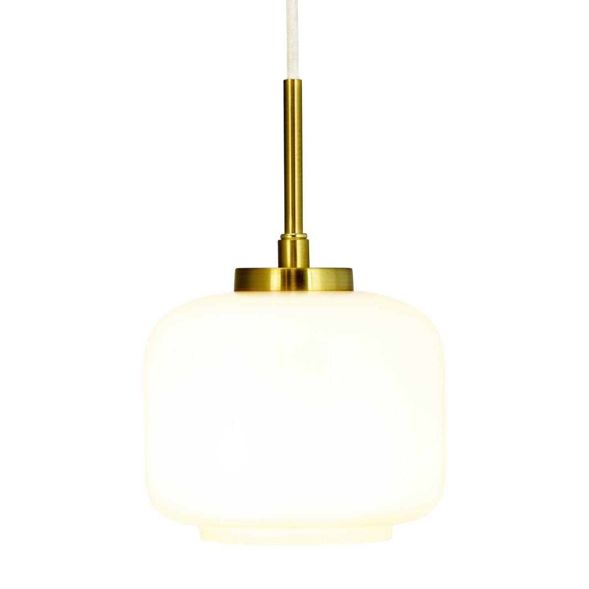 Arp Ø15 Messing Taklampe Fra Dyberg Larsen - Gi hjemmet ditt en stilig kombinasjon av moderne og klassisk design med Arp-taklampen.