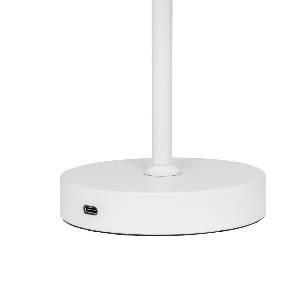 Stockholm 30cm Hvit bærbar Fra Dyberg Larsen - Stockholm LED-bordlampe i hvitt er en oppladbar lampe med tre lysstyrkeniv&aring;er (100 %, 50 % og 25 %), ideell for b&aring;de innend&oslash;rs og sporadisk utend&oslash;rs bruk.