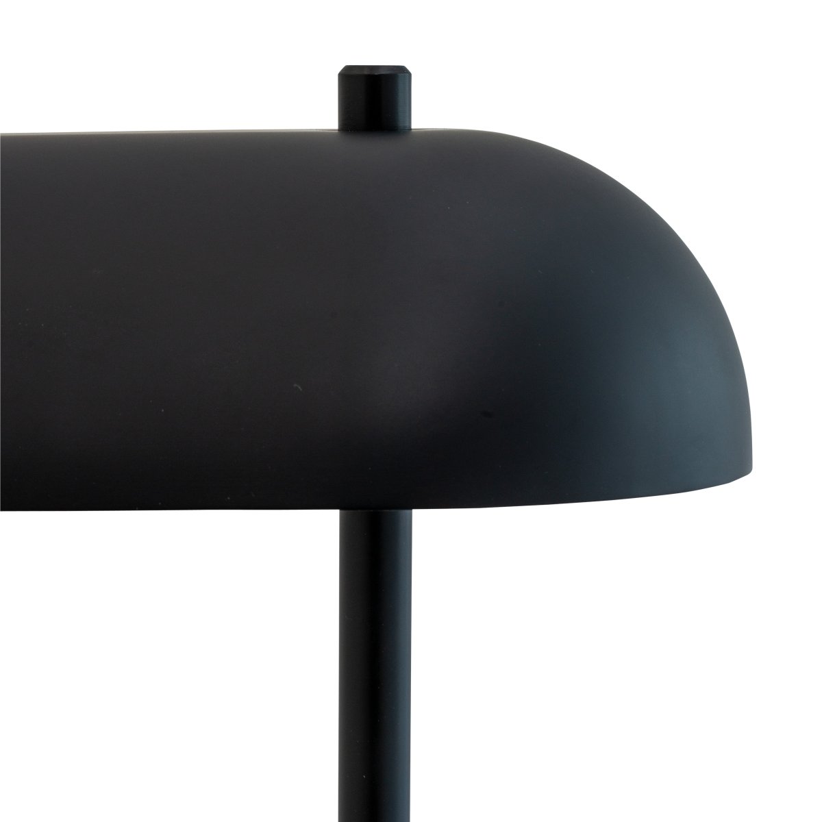 Arch 36cm Matt svart bordlampe Fra Dyberg Larsen - Arch bordlampe er en hyllest til enkelhet og kvalitet &ndash; en blanding av dansk design og funksjonalitet.