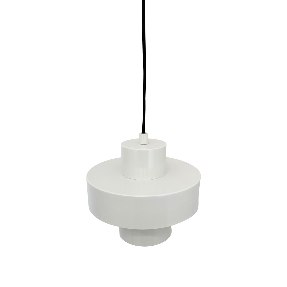 Stoke Ø20 Hvit Taklampe Fra Dyberg Larsen - Avhengig av fargevalg og plassering kan lampen fungere både som en skulpturell interiørdetalj og som lyspunkt, uansett om den plasseres over kjøkkenbordet, på skrivebordet eller i stue og soverom.