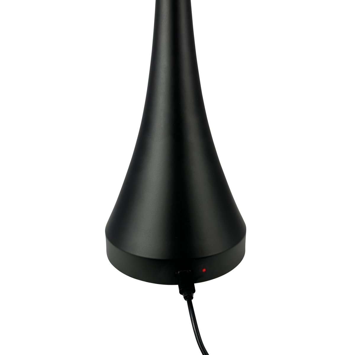Vienna 28cm Svart bærbar Fra Dyberg Larsen - Den oppladbare lampen gir deg friheten til å plassere den hvor som helst, uten å bekymre deg for kabler.