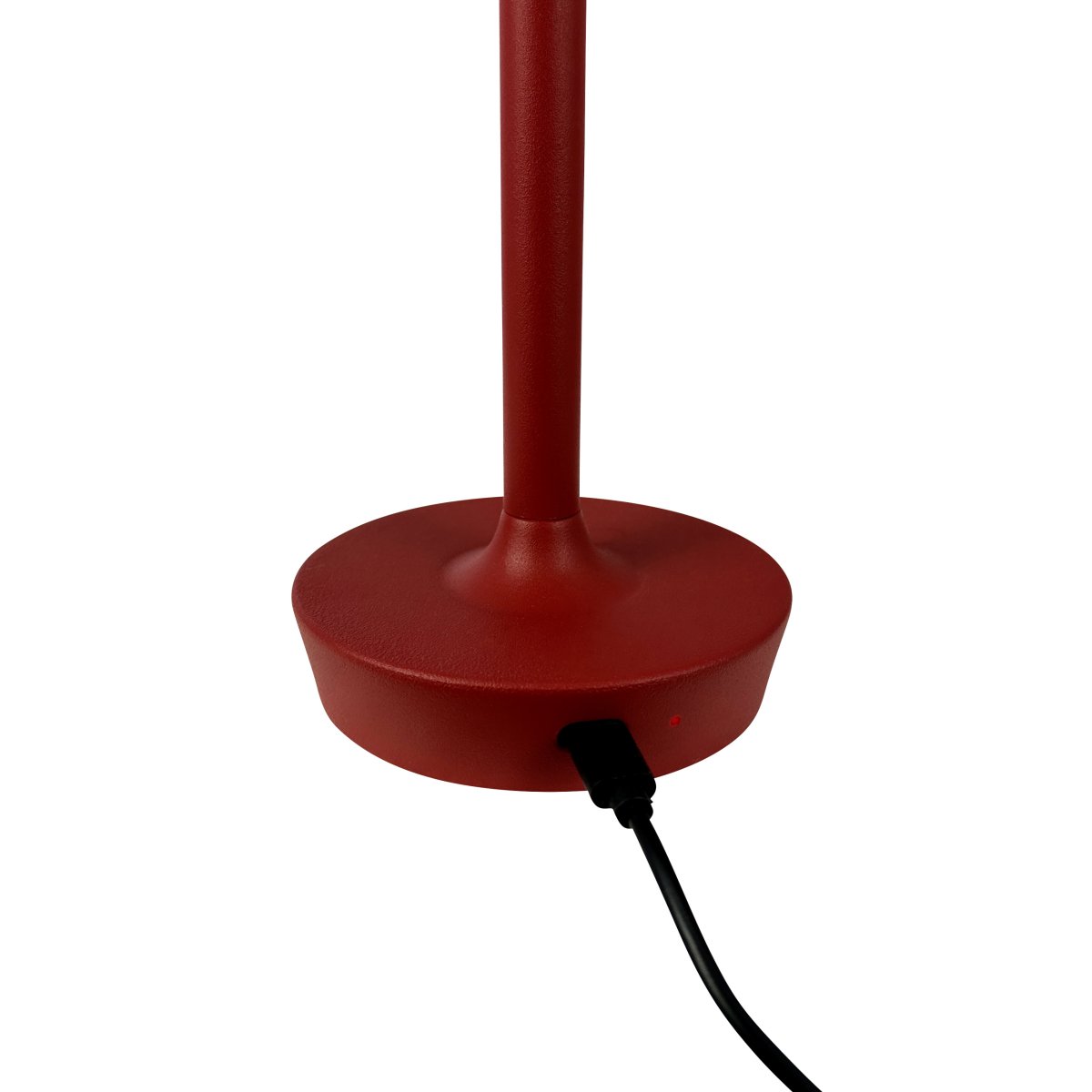 Flow 25cm Mørk rød bærbar Fra Dyberg Larsen - Lampen er av tre og lett å flytte, noe som gir frihet til å plassere den hvor som helst.