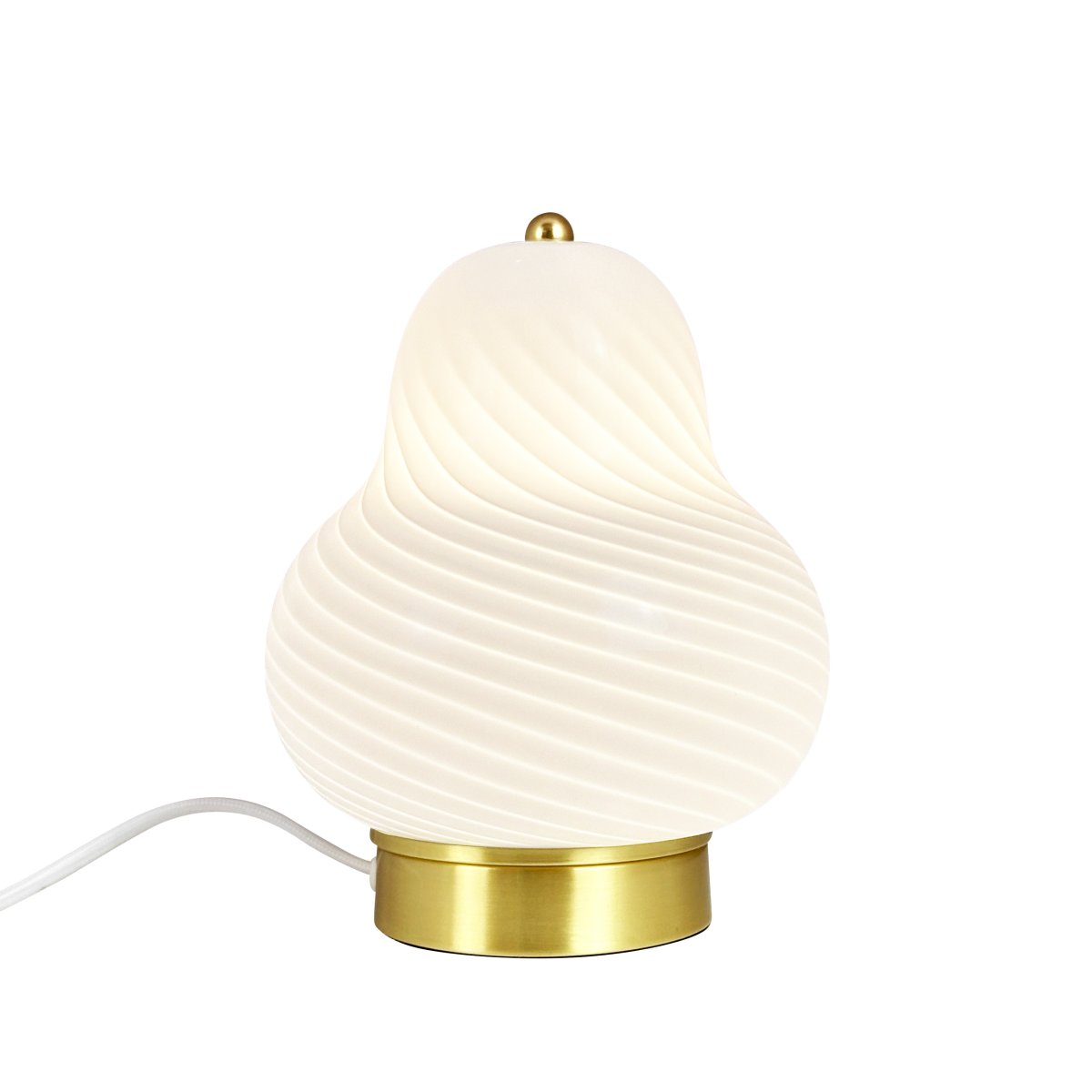 Lucy 20cm Hvit bordlampe Fra Dyberg Larsen - Lampen passer perfekt på et sidebord, i et vindu, på et nattbord, en bokhylle eller et skrivebord.