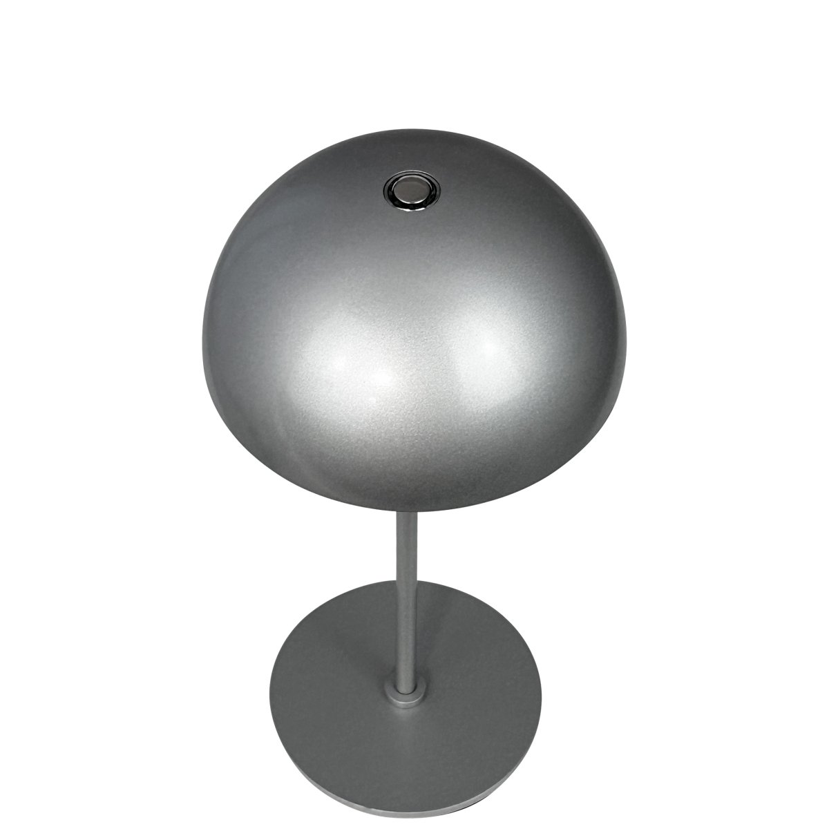 Along Sett 20cm Sølv bærbar Fra Dyberg Larsen - Leveres i par og kan settes sammen i tre forskjellige versjoner: en høy og en lav, to høy eller lav l&aring; Along&nbsp;&auml;er oppladbar og leveres med ledning, klar til å lyse opp ethvert rom med fleksibilitet og eleganse.