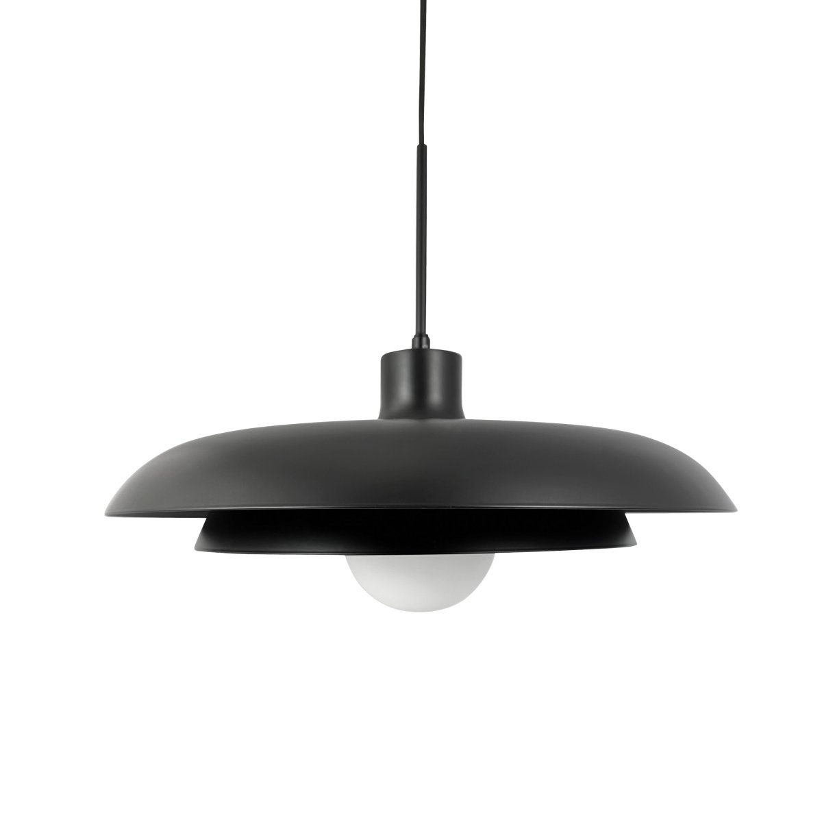 Ava Ø44 Svart Taklampe Fra Dyberg Larsen - Ava takpendel i sort metall med glasskuppel kombinerer et moderne utseende med tidløs design.
