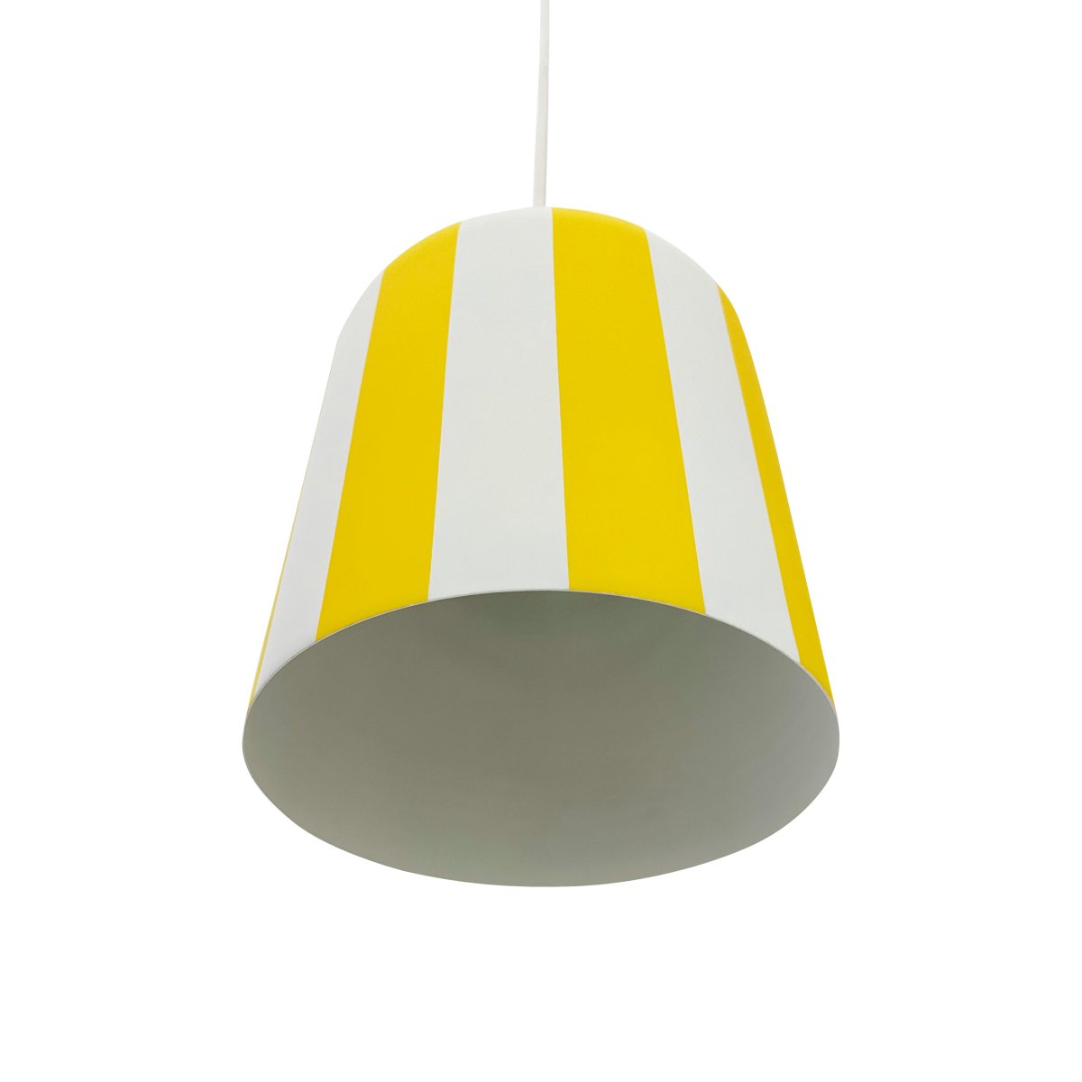 Gry Ø20 Gul Taklampe Fra Dyberg Larsen - Genom att ta igenk&auml;nnbara m&ouml;nster och s&auml;tta dem i en ny kontext ville hon skapa en lampa som f&aring;r m&auml;nniskor att le och ger en unik visuell upplevelse.