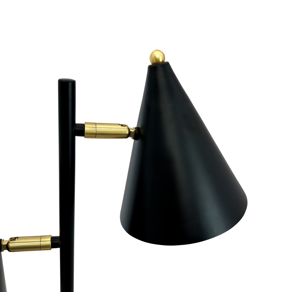 Rouen 65cm Svart bordlampe Fra Dyberg Larsen - Rouen-bordlampen gir et moderne og elegant preg til hjemmet ditt.