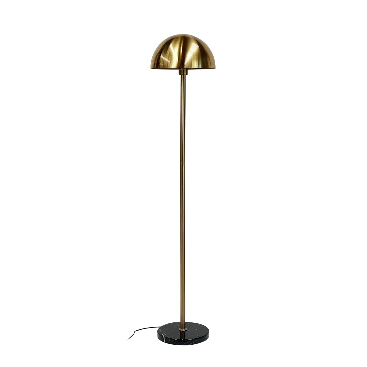 Menton Messing/svart gulvlampe Fra Dyberg Larsen - Menton gulvlampen utstråler raffinement med sine luksuriøse materialer og eksklusive design.