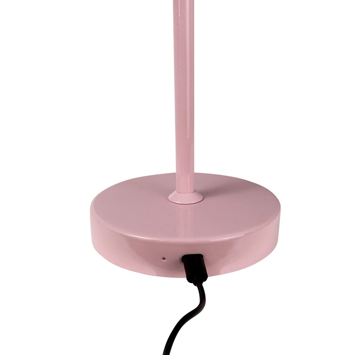 Stockholm 30cm Rosa bærbar Fra Dyberg Larsen - Med tre justerbare lysstyrkeniv&aring;er &ndash; 100 %, 50 % og 25 % &ndash; du kan enkelt justere lyset til dine behov, alt med et enkelt trykk p&aring; en knapp p&aring; lampefoten.