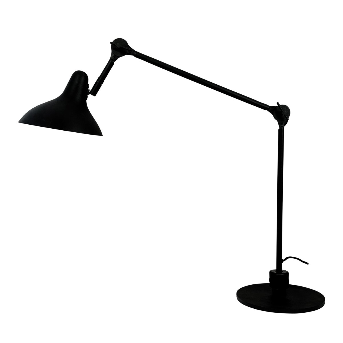 Lotus 85cm Svart skrivebordslampe Fra Dyberg Larsen - Med sin fleksible arm og justerbare skjerm kan du enkelt justere lyset etter behov, noe som gjør det perfekt for arbeidsområder eller klasserom.