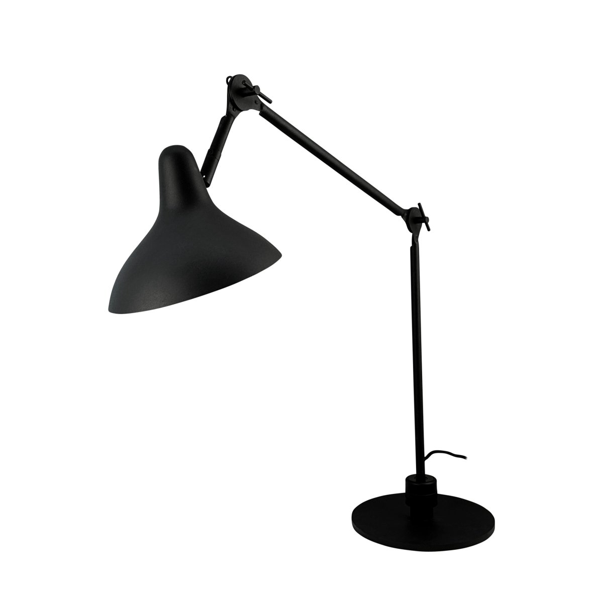 Lotus 85cm Svart skrivebordslampe Fra Dyberg Larsen - Med sin fleksible arm og justerbare skjerm kan du enkelt justere lyset etter behov, noe som gjør det perfekt for arbeidsområder eller klasserom.