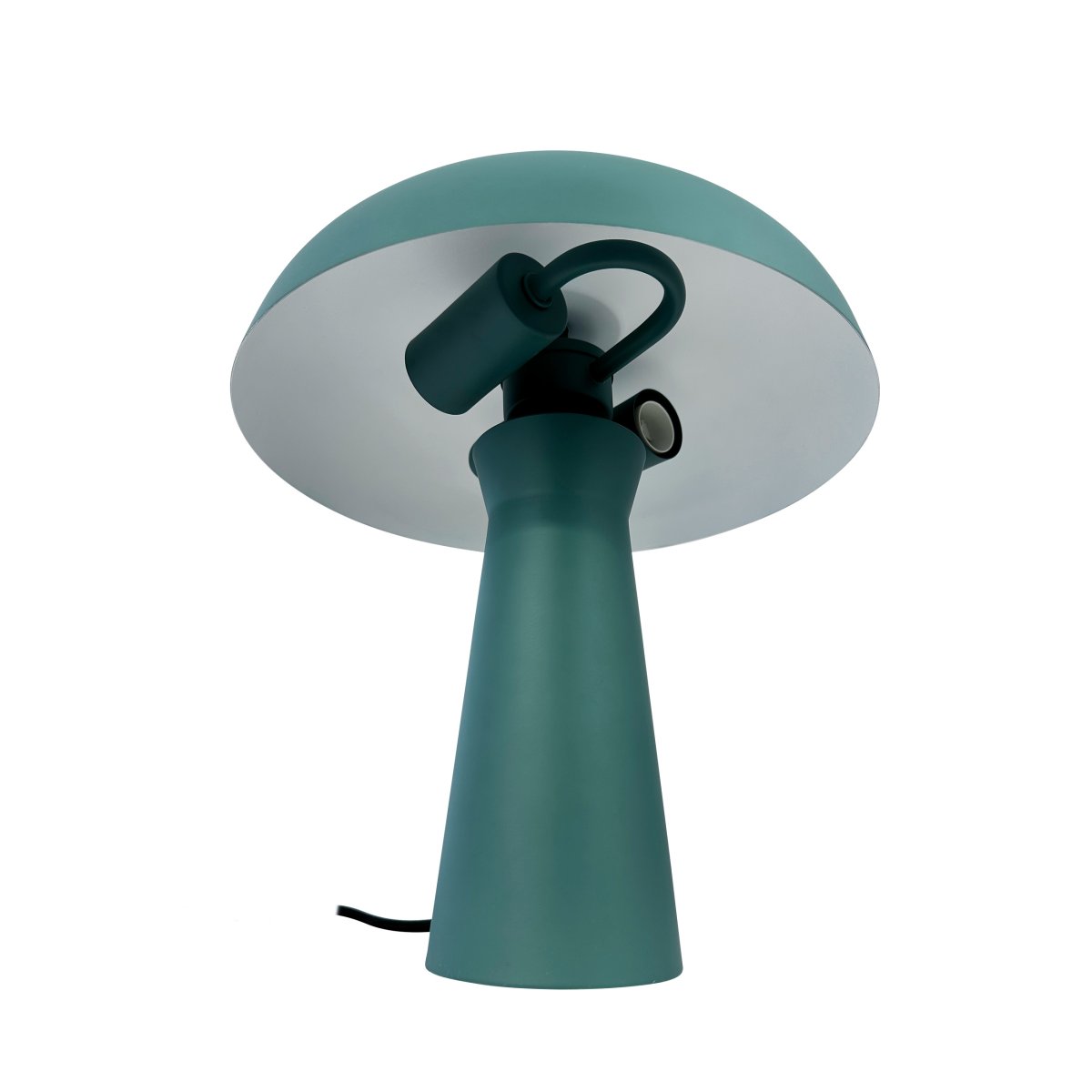 Iris 28cm Grønn bordlampe Fra Dyberg Larsen - Den soppformede lampeskjermen i myk gr&aring;; tone har en subtil messingdetalj p&aring; toppen som gir et luksuri&oslash;st preg.