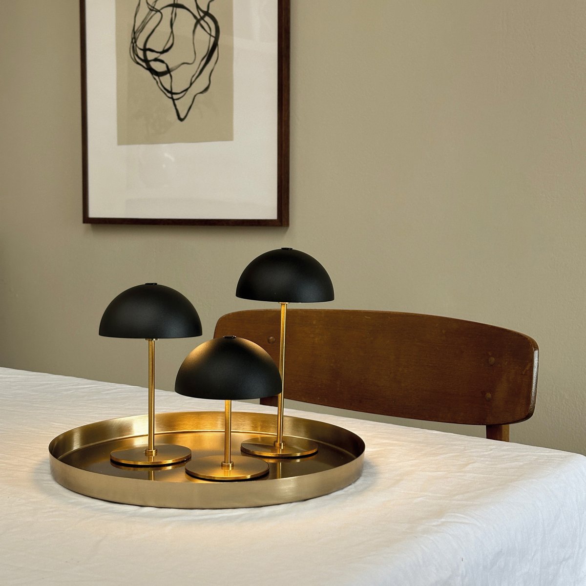 Along Sett 20cm Svart bærbar Fra Dyberg Larsen - Langs minibordlamper i en pakke med 3 med innebygd LED og ber&oslash;ringsteknologi gir et tidl&oslash;st og harmonisk design.