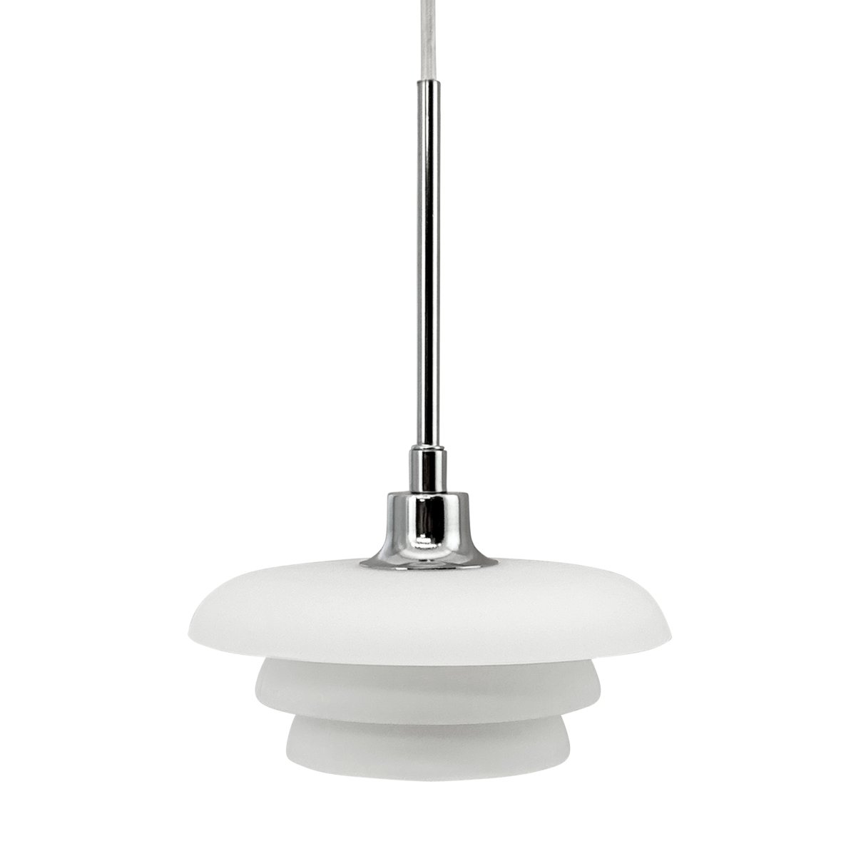 Ava Ø20 Opal Taklampe Fra Dyberg Larsen - Gi hjemmet ditt et stilig preg med den vakre Ava takpendelen fra Dyberg Larsen, en lampe med dansk design som kombinerer enkelhet og eleganse.