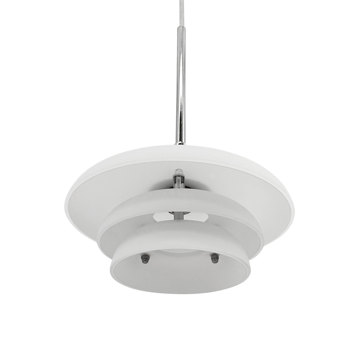 Ava Ø20 Opal Taklampe Fra Dyberg Larsen - Gi hjemmet ditt et stilig preg med den vakre Ava takpendelen fra Dyberg Larsen, en lampe med dansk design som kombinerer enkelhet og eleganse.