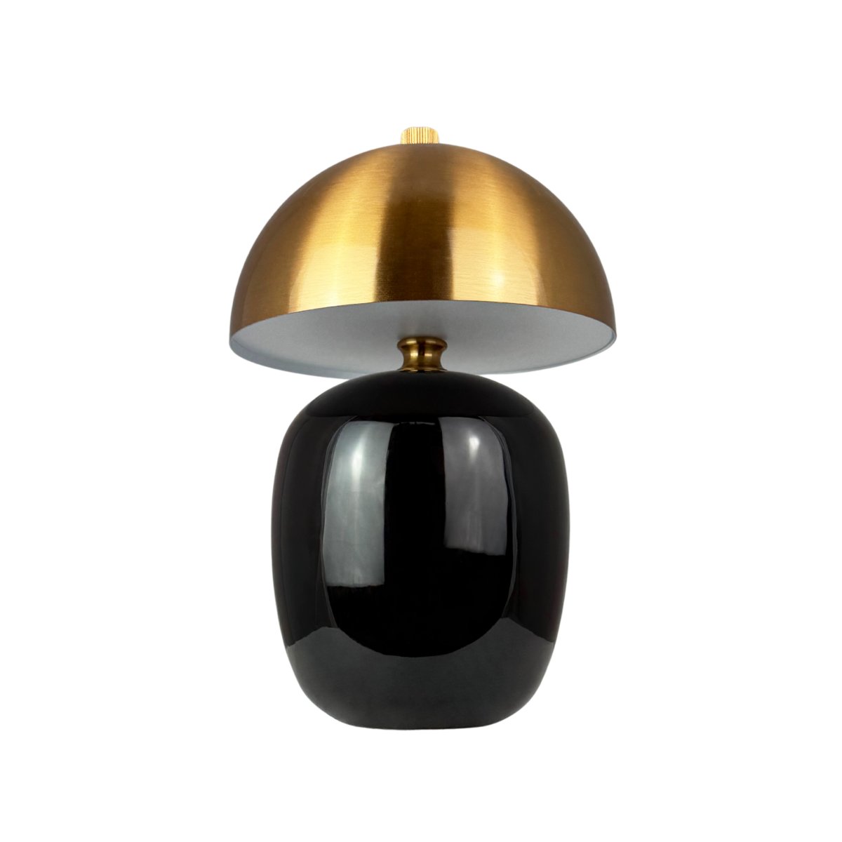 Manhatten 23cm Svart/messing bærbar Fra Dyberg Larsen - Lampen lades fullt p&aring; omtrent 8 timer og lyser i opptil 40 timer p&aring; laveste lysstyrke og opptil 8 timer p&aring; h&oslash;yeste.