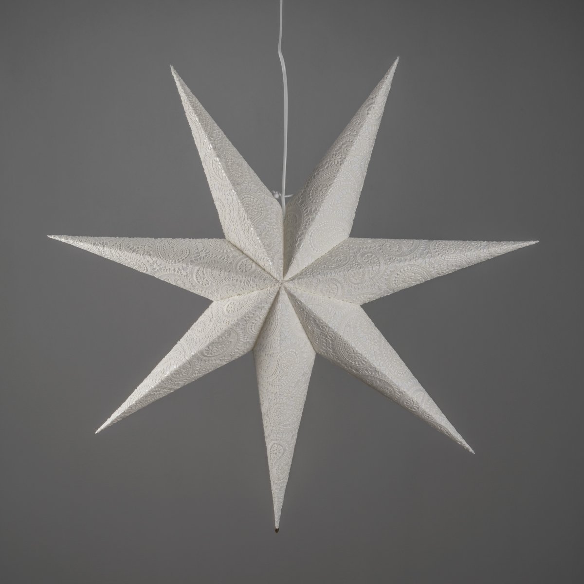 Papirstjerne m. broderi Ø80 Hvit Fra Konstsmide - Med sin diameter p&aring; 80 cm er den perfekt for &aring; henge i et vindu, hvor den vil v&aelig;re et vakkert blikkfang i advent og jul.