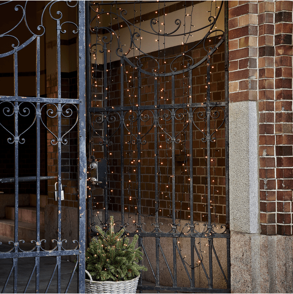 Lysslynge Golden Warm White 25m Svart Fra Star Trading - Lysstreng med 360 LED-lys med vakker gylden gl&oslash;d.