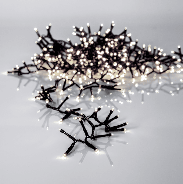 Lysslynge Crispy Ice White 24m Svart Fra Star Trading - Lysstreng med 1200 LED-lamper med en vakker, litt kj&oslash;ligere gl&oslash;d.