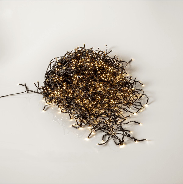 Istappslyngelys Shiny Warm White 24m Svart Fra Star Trading - Istapl&oslash;kke med 960 LED-lyspunkter med en vakker varmhvit gl&oslash;d.