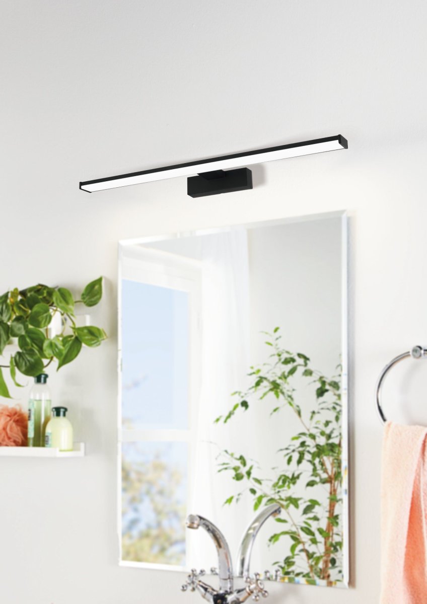 Pandella 60cm Svart baderomslampe Fra Eglo - Pandella speilbelysning er en stilig og funksjonell lampe tilpasset baderomsmilj&oslash;et.