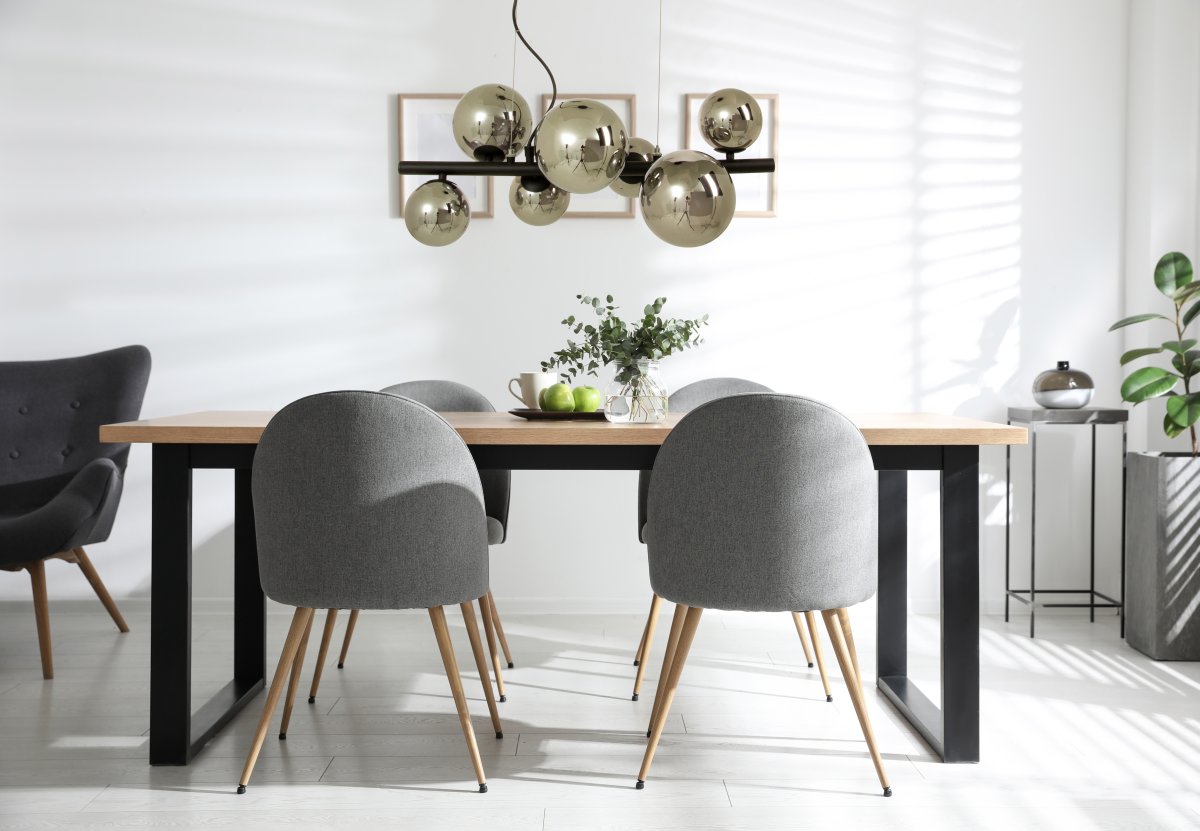 Molekyl 58cm Røykgrå Taklampe Fra Aneta Lighting - MOLEKYL moderne stilig taklampe i sortlakkert metall med 7 røykfargede glasskupler i to forskjellige størrelser.