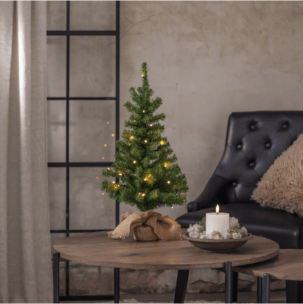 Toppy 60cm Grønn Fra Star Trading - Dekorativ bordgran med 20 LED-lyskilder med varmt hvitt lys.