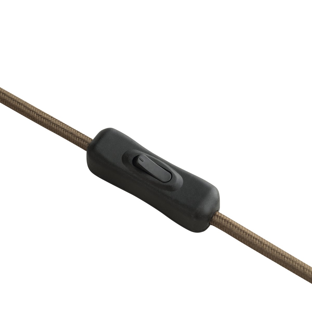 Lakewood 46cm Brun skrivebordslampe Fra Brilliant - Lakewood bordlampe kombinerer brunt metall med lyst, riflet treverk og skaper et varmt og naturlig uttrykk.