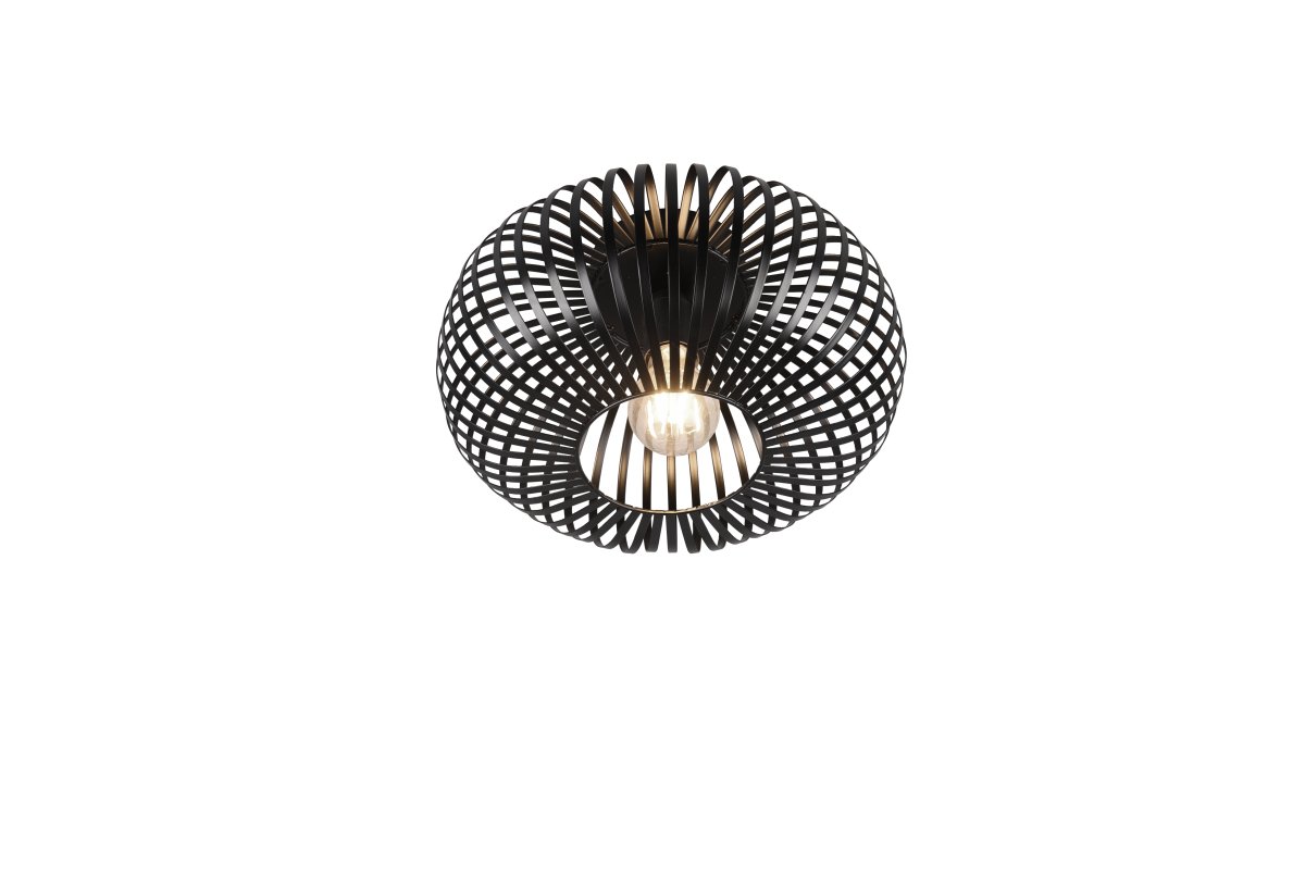 Johann Ø30 Svart plafond Fra Trio Lighting - Når den plasseres i stuen, soverommet eller gangen, kaster lampen et fantastisk mønster av lys og skygge i taket, og skaper en koselig atmosfære.